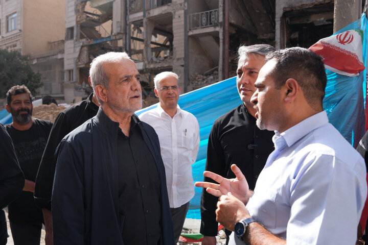 بازدید رئیس‌جمهور از بعضی مناطق آسیب‌دیده از تهاجم رژیم صهیونیستی