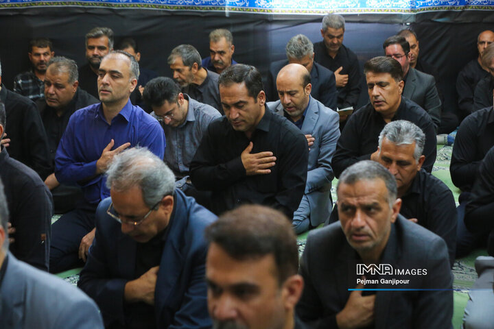 عزاداری دهه اول محرم در شهرداری مرکزی اصفهان
