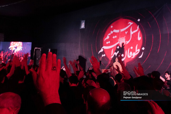 عزاداری شب ششم محرم در هیئت انصارالمهدی(عج)