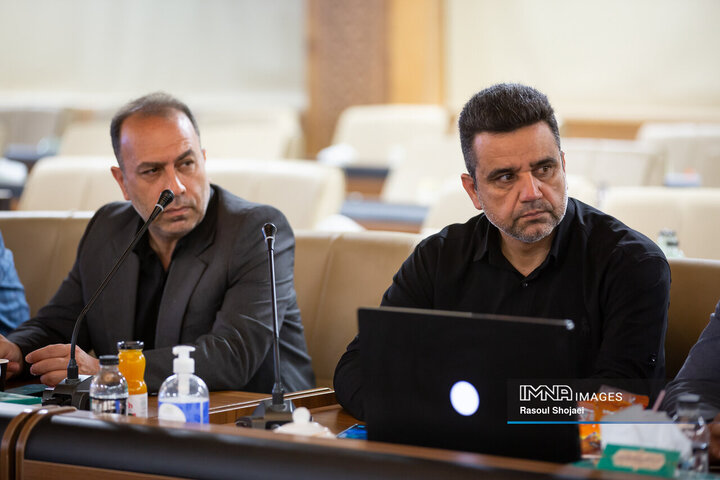 نشست هم اندیشی اعضای شورای اسلامی استان و رؤسای شوراهای شهرستان‌های استان اصفهان