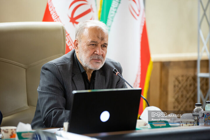 نشست هم اندیشی اعضای شورای اسلامی استان و رؤسای شوراهای شهرستان‌های استان اصفهان