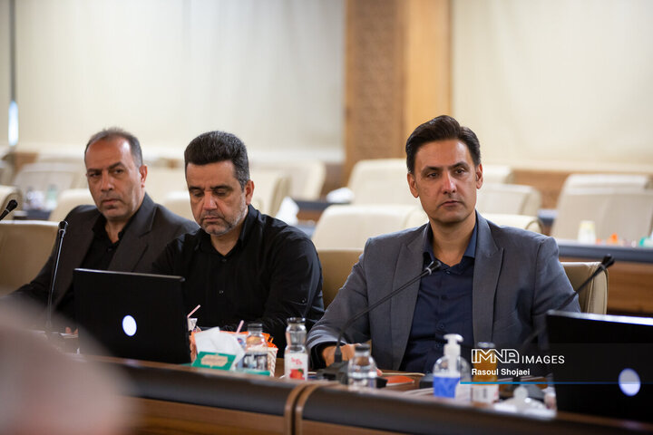 نشست هم اندیشی اعضای شورای اسلامی استان و رؤسای شوراهای شهرستان‌های استان اصفهان