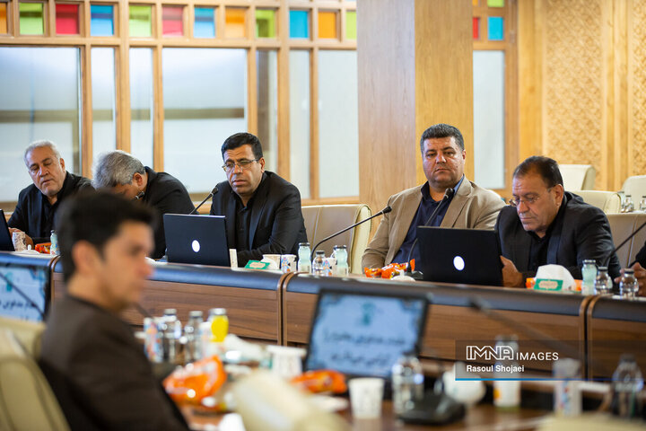 نشست هم اندیشی اعضای شورای اسلامی استان و رؤسای شوراهای شهرستان‌های استان اصفهان