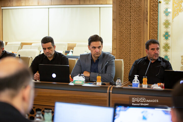 نشست هم اندیشی اعضای شورای اسلامی استان و رؤسای شوراهای شهرستان‌های استان اصفهان