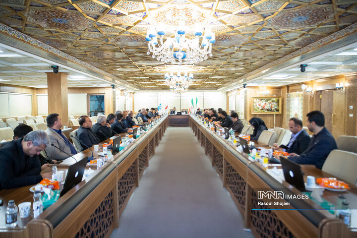 نشست هم اندیشی اعضای شورای اسلامی استان و رؤسای شوراهای شهرستان‌های استان اصفهان