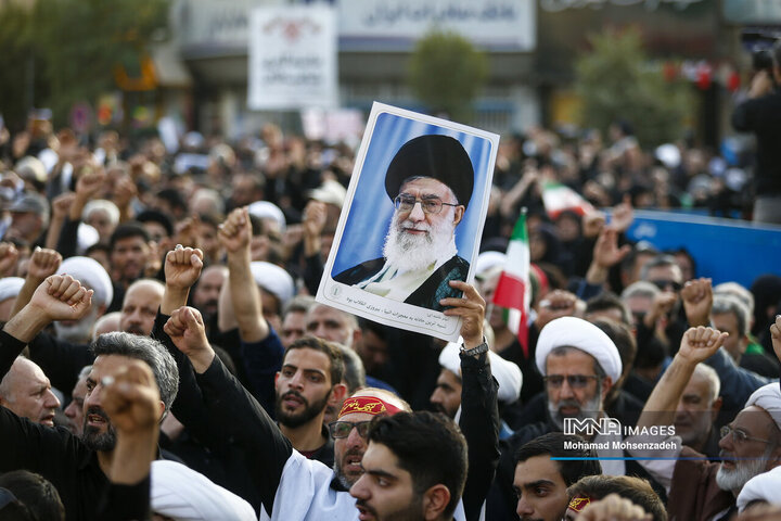 تجمع کفن پوشان قم در حمایت از مقام ولایت و مرجعیت شیعه