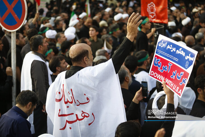 تجمع کفن پوشان قم در حمایت از مقام ولایت و مرجعیت شیعه