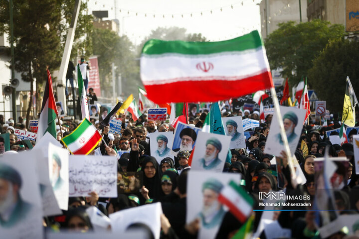 تجمع کفن پوشان قم در حمایت از مقام ولایت و مرجعیت شیعه