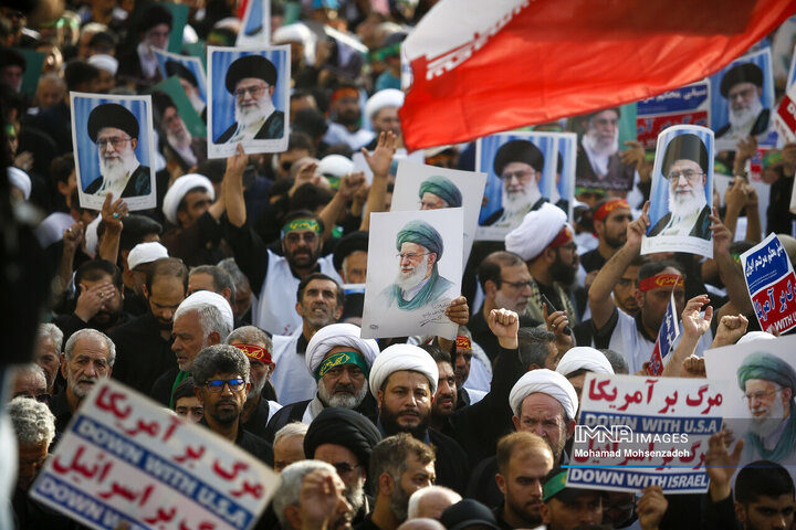 تجمع کفن پوشان قم در حمایت از مقام ولایت و مرجعیت شیعه