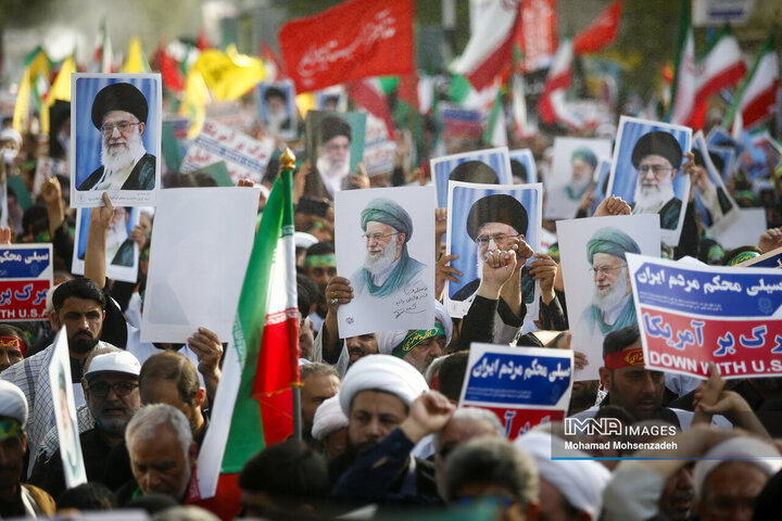 تجمع کفن پوشان قم در حمایت از مقام ولایت و مرجعیت شیعه