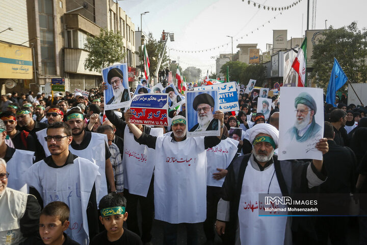 تجمع کفن پوشان قم در حمایت از مقام ولایت و مرجعیت شیعه