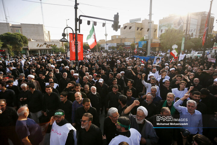 تجمع کفن پوشان قم در حمایت از مقام ولایت و مرجعیت شیعه