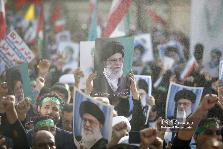 تجمع کفن پوشان قم در حمایت از مقام ولایت و مرجعیت شیعه