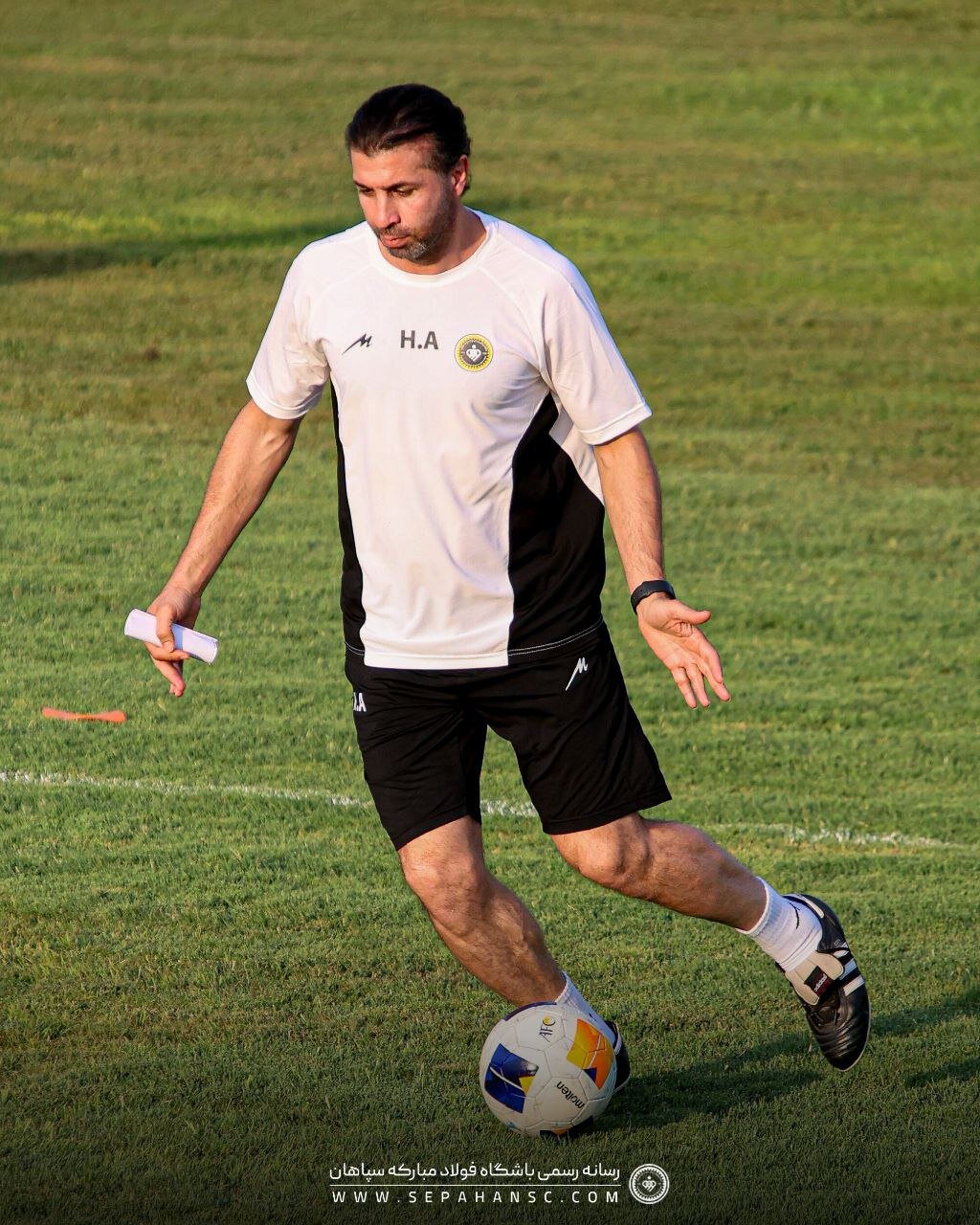 هادی عقیلی دوباره برای سپاهان پا به توپ شد + عکس