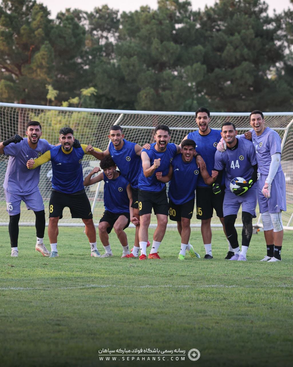 اخباری خیلی زود راه رفاقت با سپاهانیها را پیدا کرد + عکس
