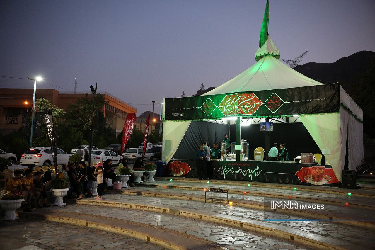 فعالیت موکب حسینی مجتمع گردشگری صفه در چهارمین سال متوالی