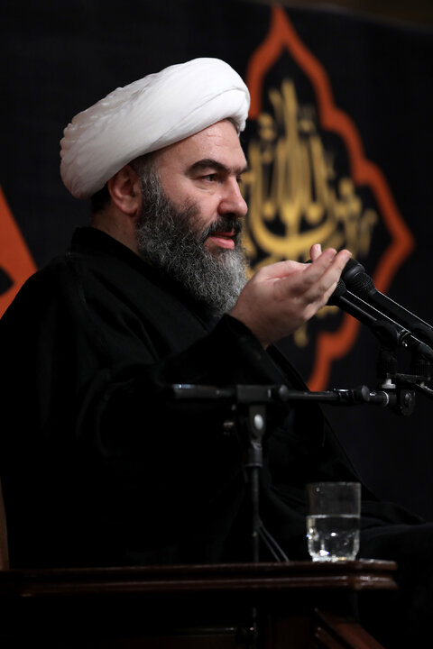 مراسم عزاداری ایام شهادت حضرت اباعبدالله الحسین(ع) در حسینیه امام خمینی(ره)