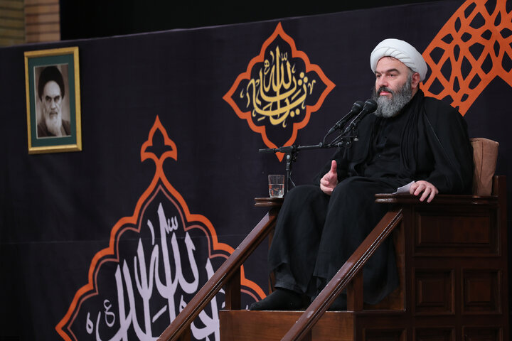 مراسم عزاداری ایام شهادت حضرت اباعبدالله الحسین(ع) در حسینیه امام خمینی(ره)