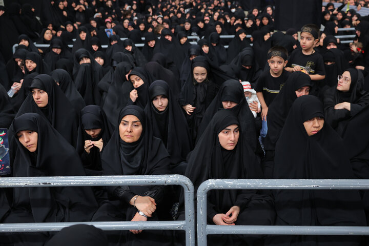 مراسم عزاداری ایام شهادت حضرت اباعبدالله الحسین(ع) در حسینیه امام خمینی(ره)