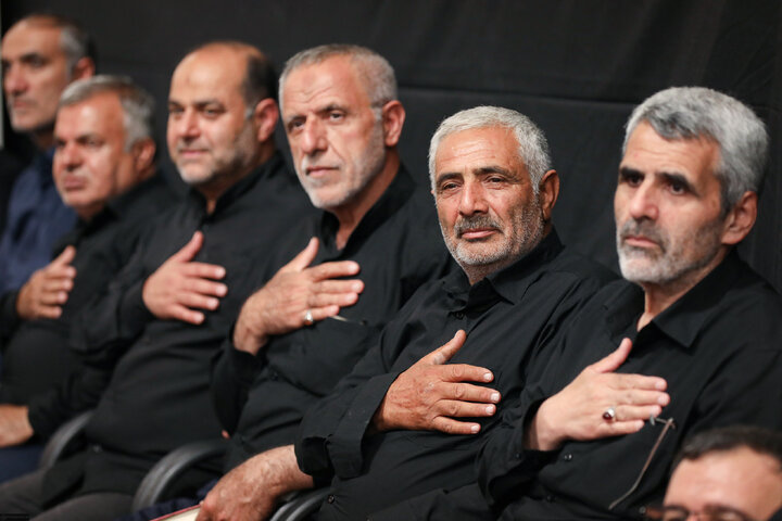 مراسم عزاداری ایام شهادت حضرت اباعبدالله الحسین(ع) در حسینیه امام خمینی(ره)