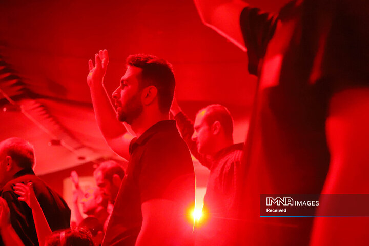 عزاداری شب هفتم محرم در هیئت سفینه‎‌الحسین(ع)