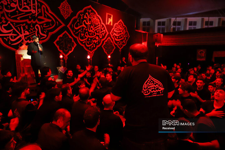 عزاداری شب هفتم محرم در هیئت سفینه‎‌الحسین(ع)