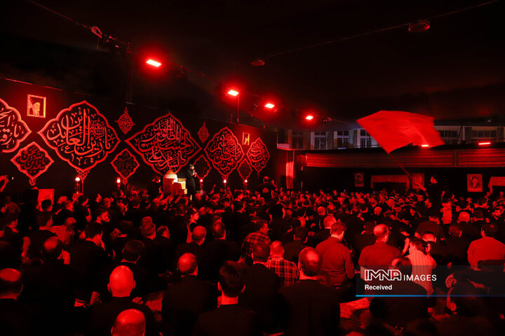 عزاداری شب هفتم محرم در هیئت سفینه‎‌الحسین(ع)