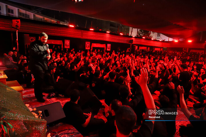 عزاداری شب هفتم محرم در هیئت سفینه‎‌الحسین(ع)