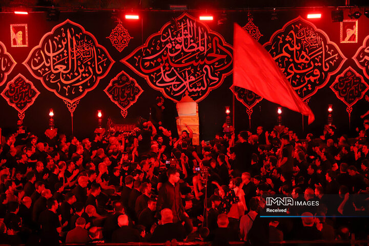 عزاداری شب هفتم محرم در هیئت سفینه‎‌الحسین(ع)