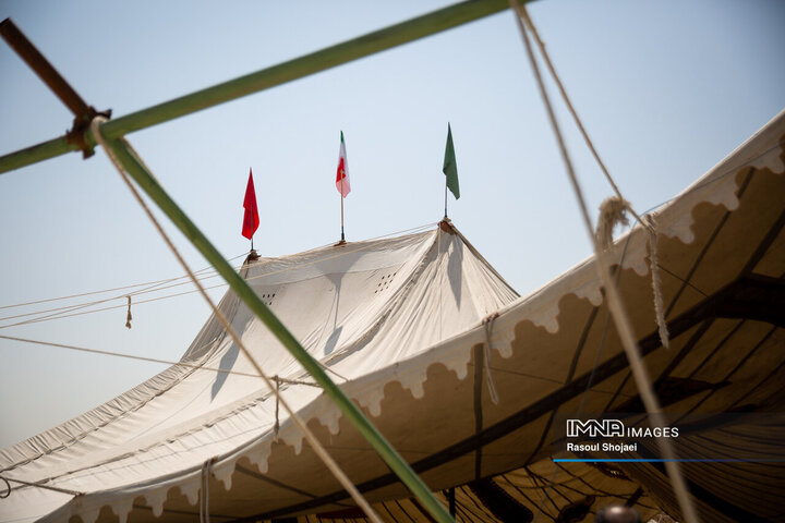 مراسم برافراشتن خیمه‌گاه حسینی امامزاده هارونیه(ع) اصفهان