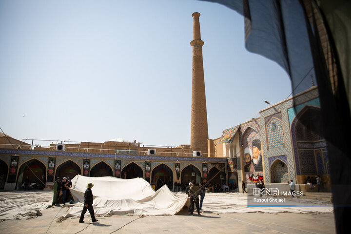 مراسم برافراشتن خیمه‌گاه حسینی امامزاده هارونیه(ع) اصفهان
