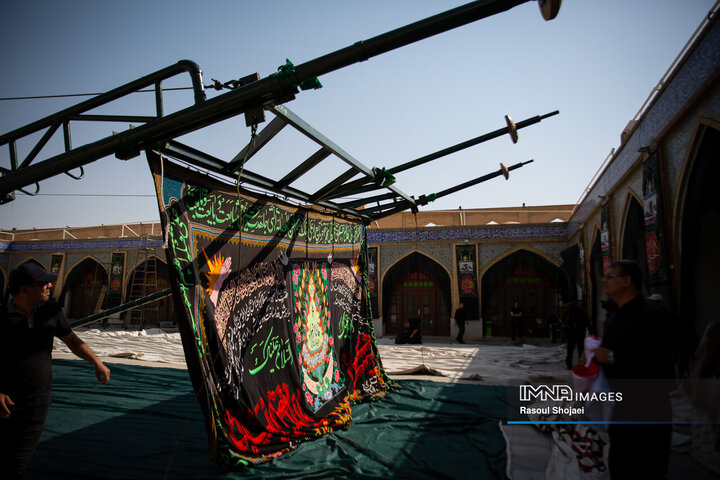 مراسم برافراشتن خیمه‌گاه حسینی امامزاده هارونیه(ع) اصفهان