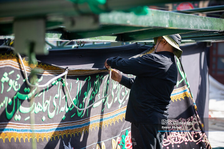 مراسم برافراشتن خیمه‌گاه حسینی امامزاده هارونیه(ع) اصفهان