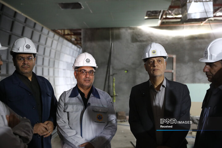 بازدید شهردار اصفهان از پروژه خط 2 مترو
