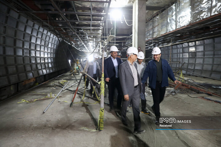 بازدید شهردار اصفهان از پروژه خط 2 مترو