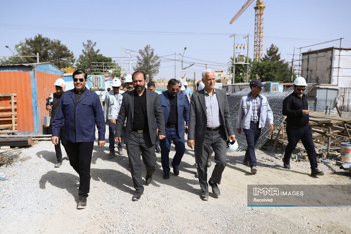 بازدید شهردار اصفهان از پروژه خط 2 مترو
