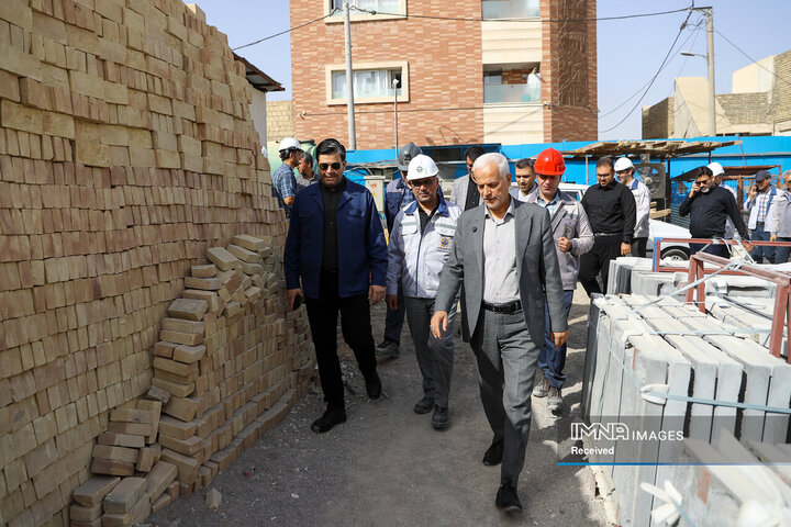 بازدید شهردار اصفهان از پروژه خط 2 مترو