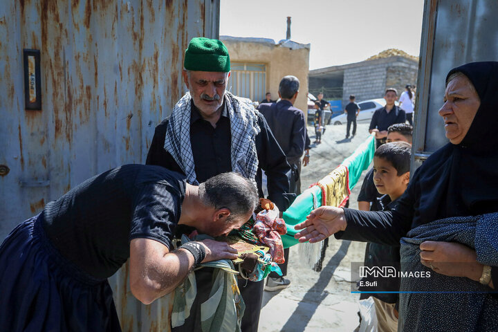آیین علم‌گردانی در روستای هزاوه