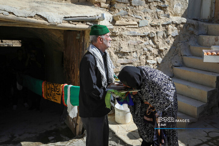 آیین علم‌گردانی در روستای هزاوه