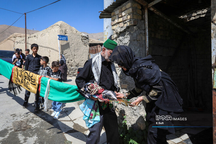 آیین علم‌گردانی در روستای هزاوه