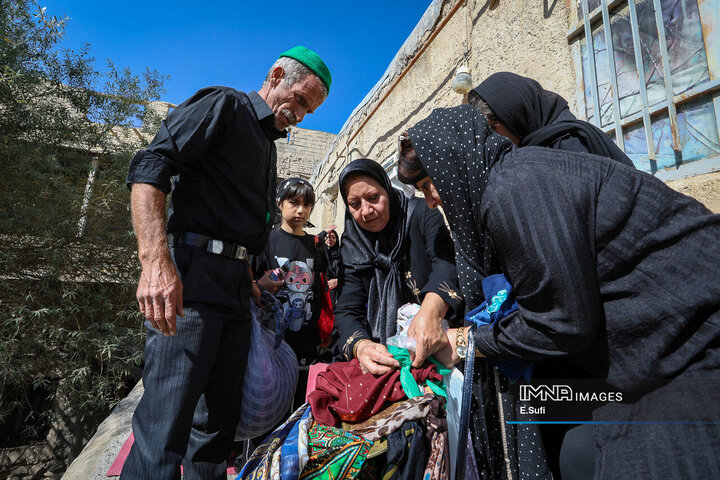 آیین علم‌گردانی در روستای هزاوه