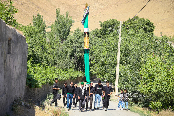آیین علم‌گردانی در روستای هزاوه