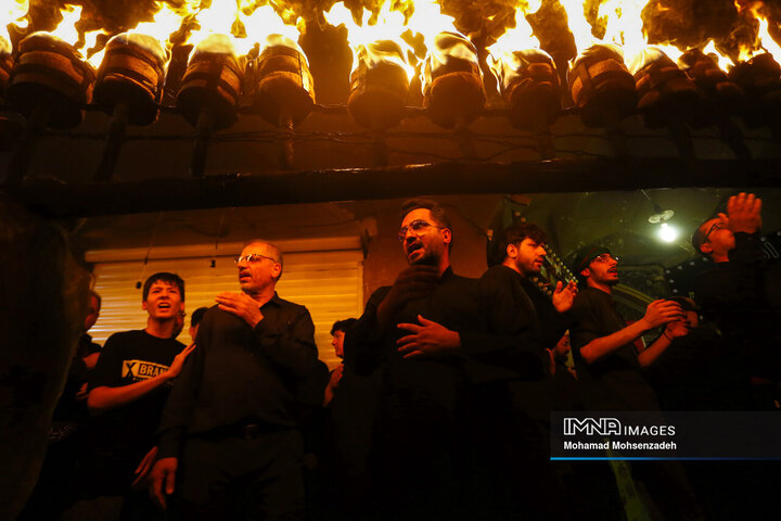 آیین مشعل گردانی نجفی های مقیم قم