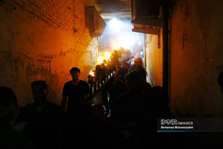 آیین مشعل گردانی نجفی های مقیم قم