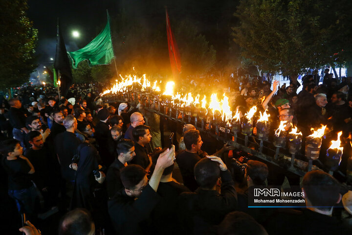 آیین مشعل گردانی نجفی های مقیم قم