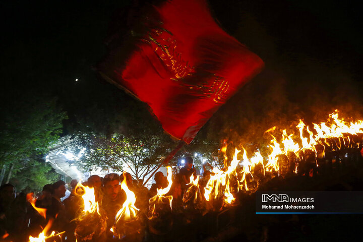 آیین مشعل گردانی نجفی های مقیم قم