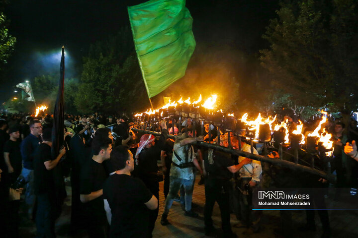 آیین مشعل گردانی نجفی های مقیم قم