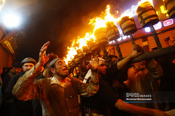 آیین مشعل گردانی نجفی های مقیم قم