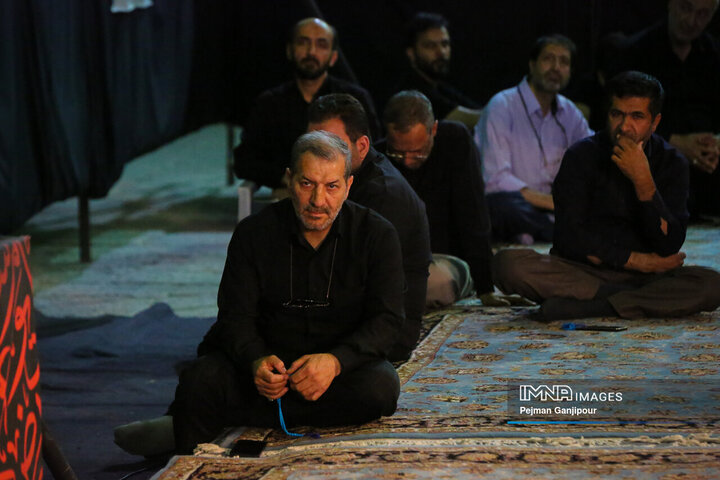 عزاداری شب هشتم محرم در هیئت رزمندگان اسلام