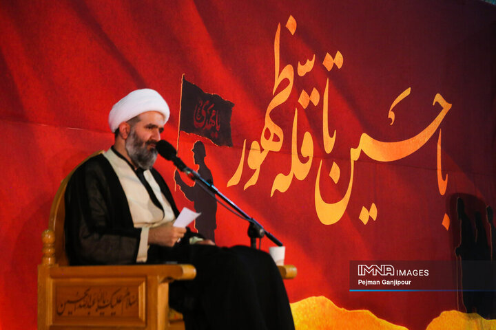 عزاداری شب هشتم محرم در هیئت رزمندگان اسلام